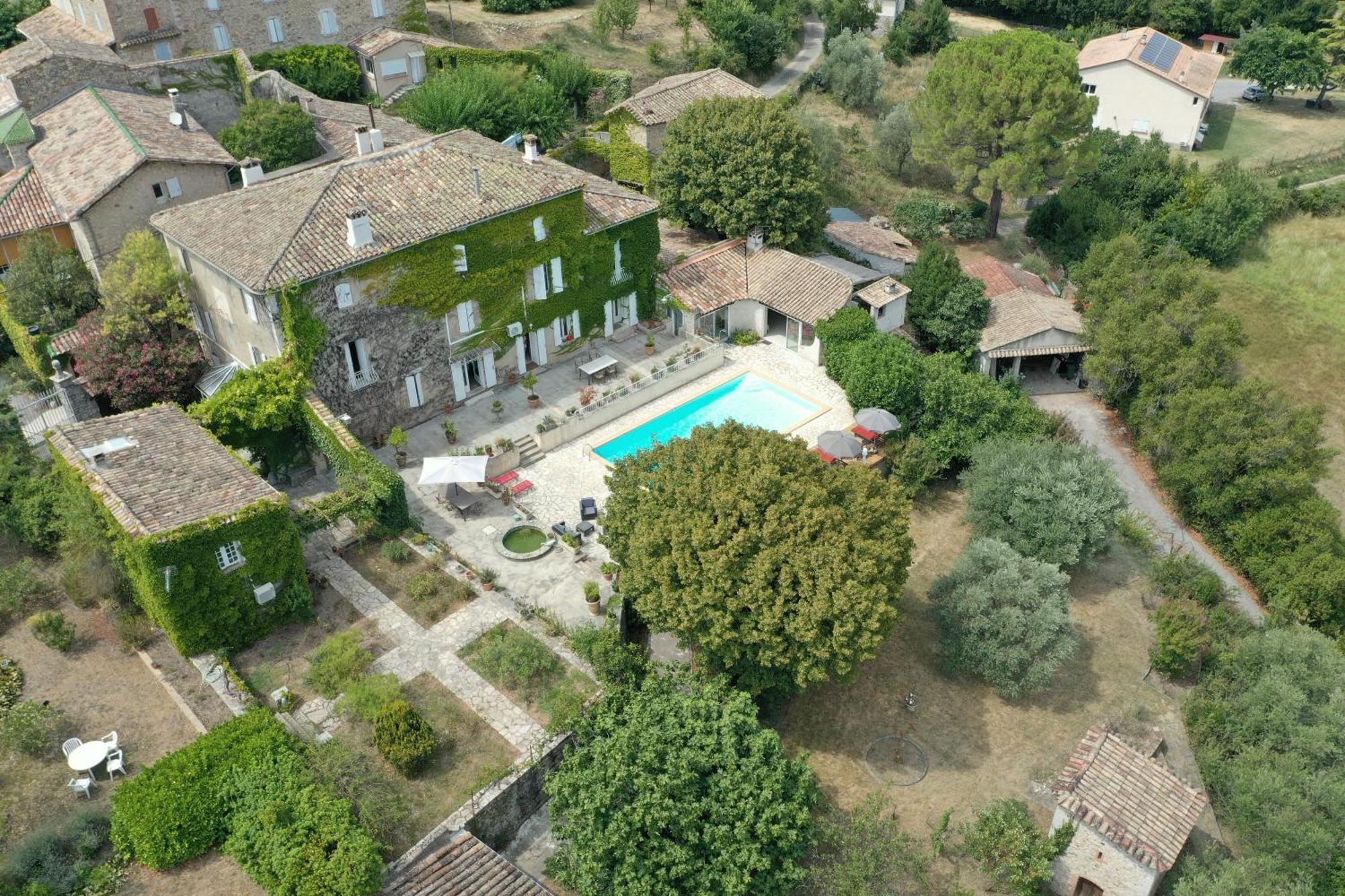 Le Domaine Du Soulier -gite Et D'hotes - La Maison Du Gardien
