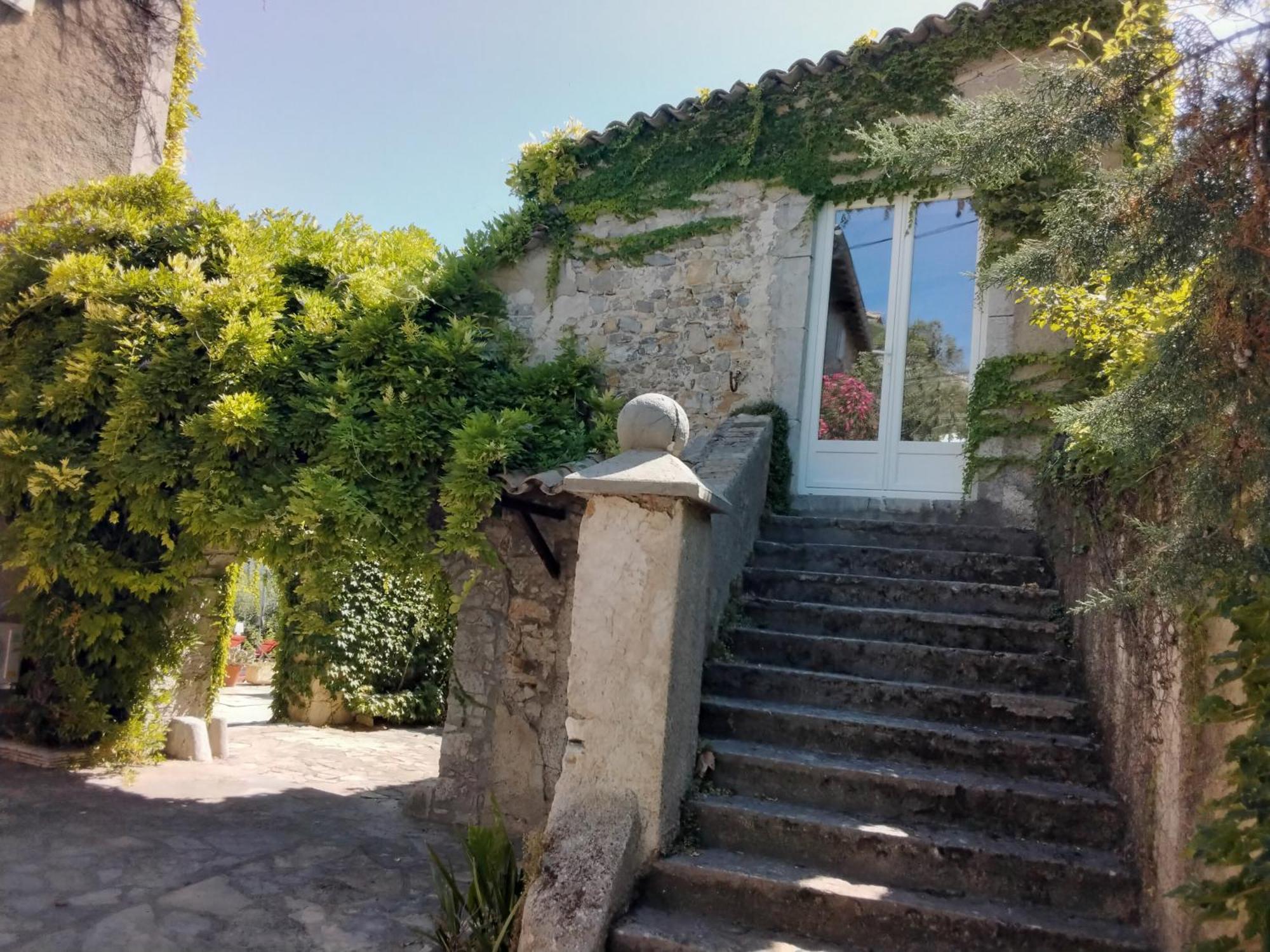 Le Domaine Du Soulier -gite Et D'hotes - La Maison Du Gardien Appartement *