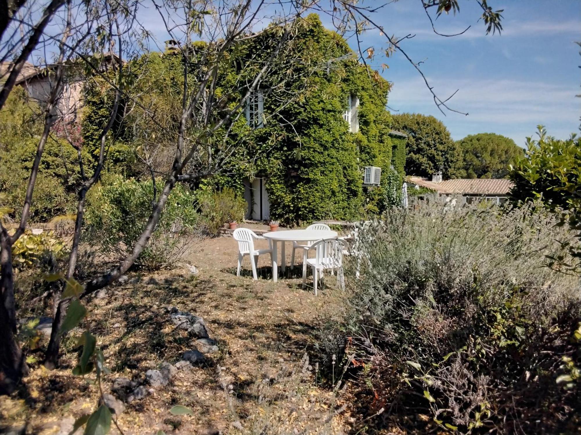 Le Domaine Du Soulier -gite Et D'hotes - La Maison Du Gardien * Tornac